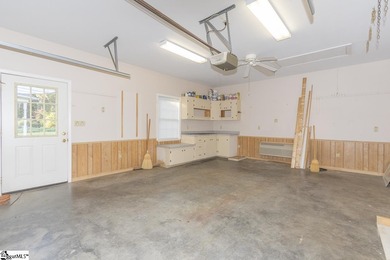 Smithfields - This 3-bedroom, 2 1/2 bath all-brick one level on Smithfields Country Club in South Carolina - for sale on GolfHomes.com, golf home, golf lot