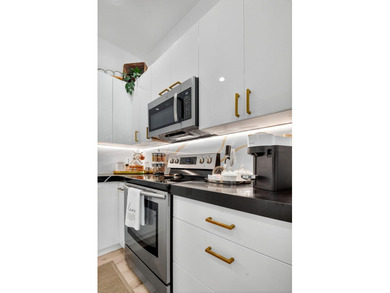 NEW ROOF!!!! MOVE-IN READY HOME IN ABERDEEN.55+ COMMUNITY on Aberdeen Golf and Country Club in Florida - for sale on GolfHomes.com, golf home, golf lot