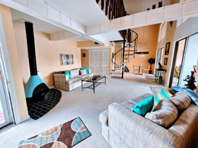 Charming Retreat in Perry Park Golf Resort - Offering Year-Round on Perry Park Golf Resort in Kentucky - for sale on GolfHomes.com, golf home, golf lot