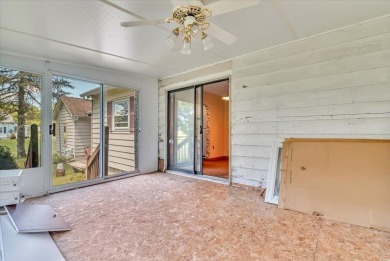 Discover the potential of this 3-bedroom, 1-bath ranch-style on Indian Mountain Golf Course in Pennsylvania - for sale on GolfHomes.com, golf home, golf lot