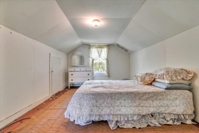 Discover the potential of this 3-bedroom, 1-bath ranch-style on Indian Mountain Golf Course in Pennsylvania - for sale on GolfHomes.com, golf home, golf lot