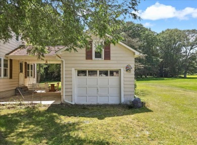 Discover the potential of this 3-bedroom, 1-bath ranch-style on Indian Mountain Golf Course in Pennsylvania - for sale on GolfHomes.com, golf home, golf lot