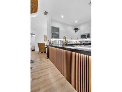 NEW ROOF!!!! MOVE-IN READY HOME IN ABERDEEN.55+ COMMUNITY on Aberdeen Golf and Country Club in Florida - for sale on GolfHomes.com, golf home, golf lot