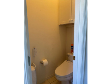 Priced to sell, now vacant! Come and see this charming 2-bedroom on Twisted Oaks Golf Club in Florida - for sale on GolfHomes.com, golf home, golf lot