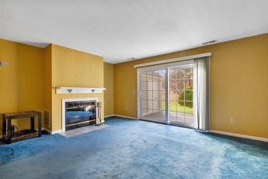 Great 2-bedroom townhouse in sought after Hunters Glen that on Centennial Golf Club of NY - Meadows in New York - for sale on GolfHomes.com, golf home, golf lot