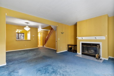 Great 2-bedroom townhouse in sought after Hunters Glen that on Centennial Golf Club of NY - Meadows in New York - for sale on GolfHomes.com, golf home, golf lot