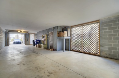 Wonderfully laid out 2 bed and 2.5 bath END UNIT with ELEVATOR on Charleston National Golf Club in South Carolina - for sale on GolfHomes.com, golf home, golf lot