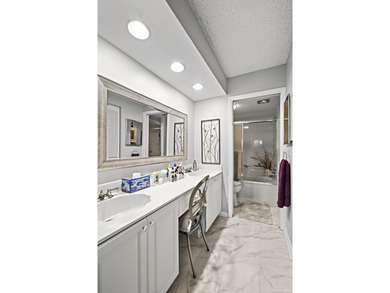 Well Kept, updated 1st floor 2 bdrm 2 bath condo in 55+ gated on Boca Delray Golf and Country Club in Florida - for sale on GolfHomes.com, golf home, golf lot