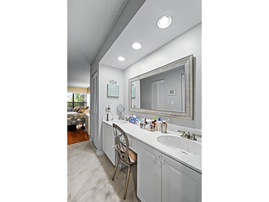 Well Kept, updated 1st floor 2 bdrm 2 bath condo in 55+ gated on Boca Delray Golf and Country Club in Florida - for sale on GolfHomes.com, golf home, golf lot