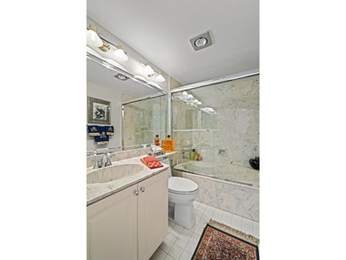 Well Kept, updated 1st floor 2 bdrm 2 bath condo in 55+ gated on Boca Delray Golf and Country Club in Florida - for sale on GolfHomes.com, golf home, golf lot