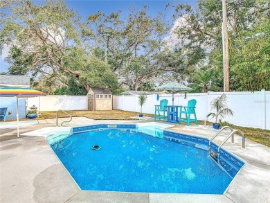 Under contract-accepting backup offers. SELLER SAYS SELL! on The Dunedin Country Club in Florida - for sale on GolfHomes.com, golf home, golf lot