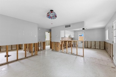 INVESTOR SPECIAL! CASH ONLY! NO SIGHT-UNSEEN OFFERS!

 on The Dunedin Country Club in Florida - for sale on GolfHomes.com, golf home, golf lot