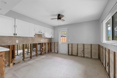 INVESTOR SPECIAL! CASH ONLY! NO SIGHT-UNSEEN OFFERS!

 on The Dunedin Country Club in Florida - for sale on GolfHomes.com, golf home, golf lot