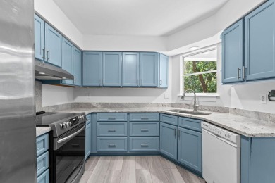 Welcome to easy coastal living in this one-level villa nestled on The Seabrook Island Club in South Carolina - for sale on GolfHomes.com, golf home, golf lot