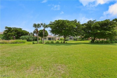 WELCOME TO PARADISE!! This well maintained three bedroom, two on Gateway Golf and Country Club in Florida - for sale on GolfHomes.com, golf home, golf lot