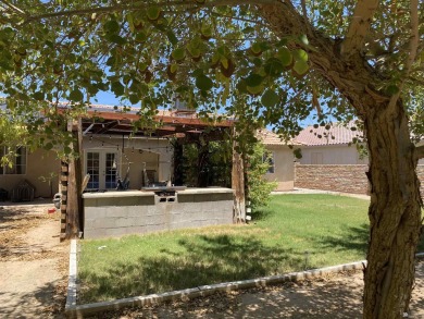 Welcome to your desert retreat!  This beautifully updated 3 on Las Barrancas Golf Course in Arizona - for sale on GolfHomes.com, golf home, golf lot