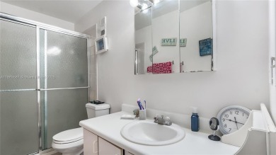 Step into this well maintained 3BR/2BA townhouse perfectly on Pine Island Ridge Country Club in Florida - for sale on GolfHomes.com, golf home, golf lot