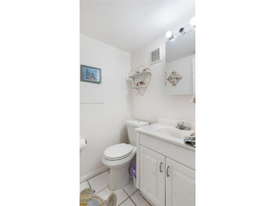 Step into this well maintained 3BR/2BA townhouse perfectly on Pine Island Ridge Country Club in Florida - for sale on GolfHomes.com, golf home, golf lot