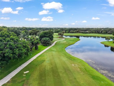 Step into this well maintained 3BR/2BA townhouse perfectly on Pine Island Ridge Country Club in Florida - for sale on GolfHomes.com, golf home, golf lot