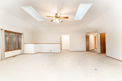 VILLA ALEGRE COURTS town home with BONUS ROOM! Located minutes on DeSoto Golf Course in Arkansas - for sale on GolfHomes.com, golf home, golf lot
