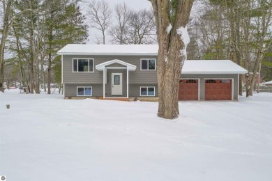 Discover your dream home! This beautifully renovated property on Twin Birch Golf Club in Michigan - for sale on GolfHomes.com, golf home, golf lot