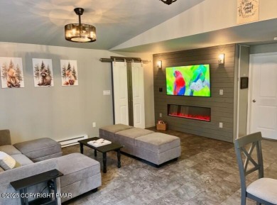 * SIMPLY BEAUTIFUL *  Unique, charming, immaculate 3-bedroom on Pocono Farms Country Club in Pennsylvania - for sale on GolfHomes.com, golf home, golf lot