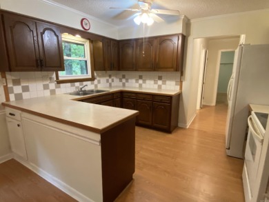 An Investor's Dream! Great one-level home in a cozy neighborhood on Cortez Golf Course in Arkansas - for sale on GolfHomes.com, golf home, golf lot