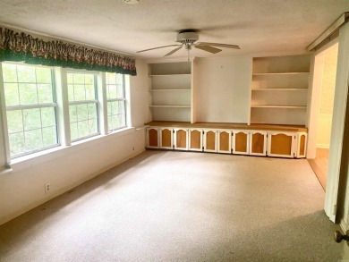 An Investor's Dream! Great one-level home in a cozy neighborhood on Cortez Golf Course in Arkansas - for sale on GolfHomes.com, golf home, golf lot