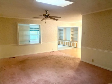 An Investor's Dream! Great one-level home in a cozy neighborhood on Cortez Golf Course in Arkansas - for sale on GolfHomes.com, golf home, golf lot