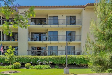 Welcome to your new condo! Set in the beautiful, all-inclusive on Leisure World Seal Beach Golf Course in California - for sale on GolfHomes.com, golf home, golf lot