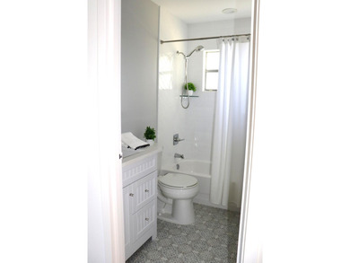 Remarks:Beautifully updated condo in the heart of Kings Point! on Kings Point Golf -Flanders Way in Florida - for sale on GolfHomes.com, golf home, golf lot