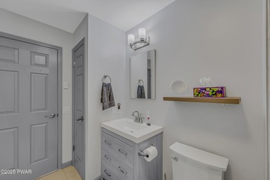 Turnkey Updated Ranch in The Hideout - Fully Furnished, No Steps on The Hideout Golf in Pennsylvania - for sale on GolfHomes.com, golf home, golf lot