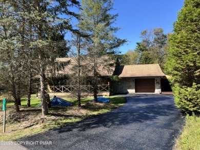 Immaculate Log Cabin in Pocono Farms Country Club Association - on Pocono Farms Country Club in Pennsylvania - for sale on GolfHomes.com, golf home, golf lot