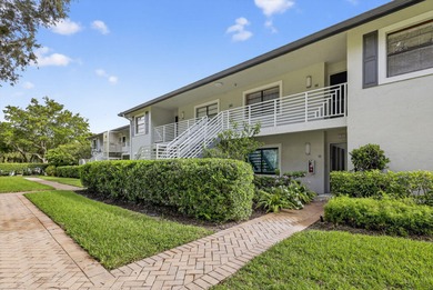 This beautifully redone two-bedroom, two-bath condo offers a on Hunters Run Golf and Country Club in Florida - for sale on GolfHomes.com, golf home, golf lot
