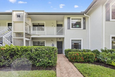 This beautifully redone two-bedroom, two-bath condo offers a on Hunters Run Golf and Country Club in Florida - for sale on GolfHomes.com, golf home, golf lot