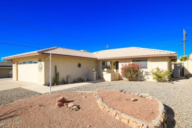 This 3-bedroom, 2-bath pool home is conveniently located in on London Bridge Golf Course in Arizona - for sale on GolfHomes.com, golf home, golf lot