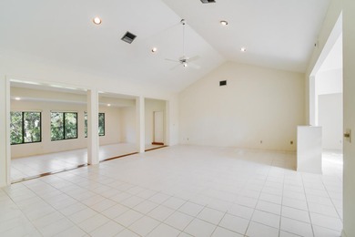 If you're looking for a tremendous deal to enter a 5-Star on Harbour Ridge Yacht and Country Club in Florida - for sale on GolfHomes.com, golf home, golf lot