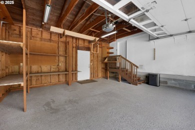 Welcome to this delightful three-bedroom, two-bath home situated on Gearhart Golf Links in Oregon - for sale on GolfHomes.com, golf home, golf lot