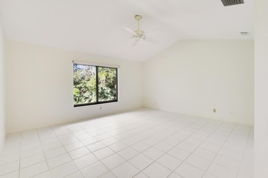 If you're looking for a tremendous deal to enter a 5-Star on Harbour Ridge Yacht and Country Club in Florida - for sale on GolfHomes.com, golf home, golf lot