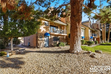 HE CONDO TO OWN THE ULTIMATE WINTER ESCAPE This prime on London Bridge Golf Course in Arizona - for sale on GolfHomes.com, golf home, golf lot