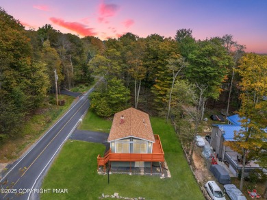 CHARMING UPGRADED POCONOS CHALET Completely Updated 3BR 2.5BA on Pocono Farms Country Club in Pennsylvania - for sale on GolfHomes.com, golf home, golf lot