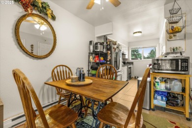 This 3 bed 1.5 bath home is close to shopping, bus and many on Gresham Golf Course in Oregon - for sale on GolfHomes.com, golf home, golf lot