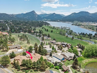 Easy living at Vista Lane! Drop off your groceries & hit the on Lake Estes Golf Course in Colorado - for sale on GolfHomes.com, golf home, golf lot
