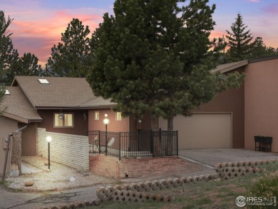 Easy living at Vista Lane! Drop off your groceries & hit the on Lake Estes Golf Course in Colorado - for sale on GolfHomes.com, golf home, golf lot