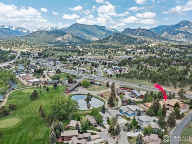 Easy living at Vista Lane! Drop off your groceries & hit the on Lake Estes Golf Course in Colorado - for sale on GolfHomes.com, golf home, golf lot