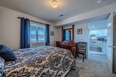 Top floor 2-bedroom loft unit spanning over 1400sqft and even on Lake Valley Country Club in Missouri - for sale on GolfHomes.com, golf home, golf lot