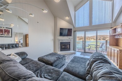 Top floor 2-bedroom loft unit spanning over 1400sqft and even on Lake Valley Country Club in Missouri - for sale on GolfHomes.com, golf home, golf lot