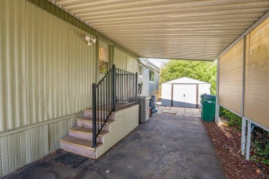 Here is a large 3 bedroom 2 bath home in Fairway Oaks on Tucker Oaks Golf Course in California - for sale on GolfHomes.com, golf home, golf lot