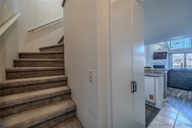 Top floor 3-bedroom loft unit spanning over 1400sqft! Welcome to on Lake Valley Country Club in Missouri - for sale on GolfHomes.com, golf home, golf lot