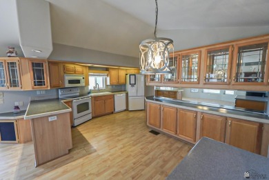 Darling 1 bed,1 bath home and separate guest quarters with on Butterfield Golf Course in Arizona - for sale on GolfHomes.com, golf home, golf lot